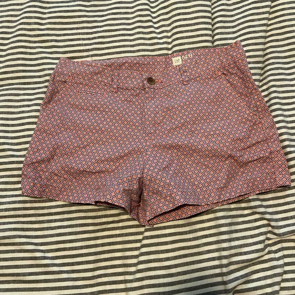 Gap patterned shorts